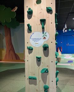 spécial vacances au p'tit cap le mur d'escalade